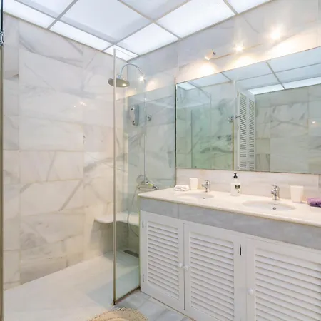 Deluxe With Jacuzzi 公寓 *