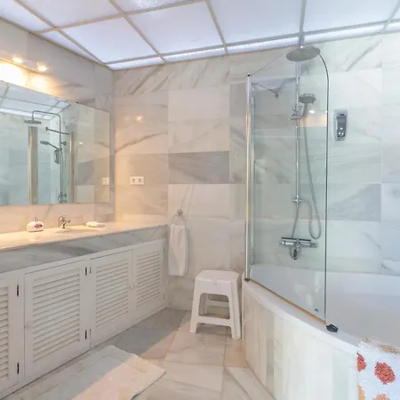 Deluxe With Jacuzzi 公寓 *